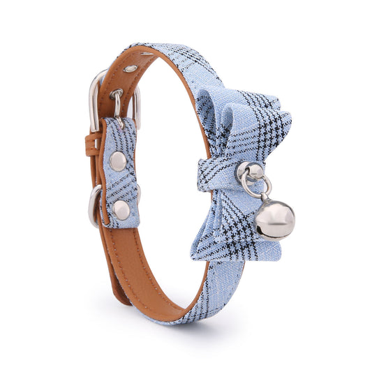 Collier pour chat à rayures diagonales avec grelot