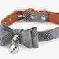 Collier pour chat à rayures diagonales avec grelot